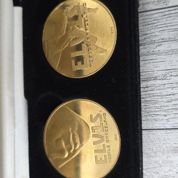 Gold Commemorative Elvis Presley Coins Set - Picture 3 of 5